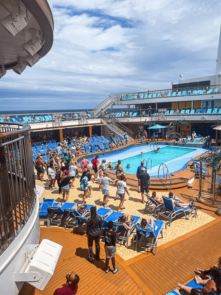 Crowds at the pool of a cruise.