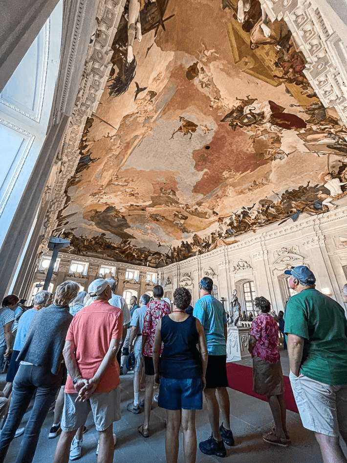 Cruise passengers visiting places.