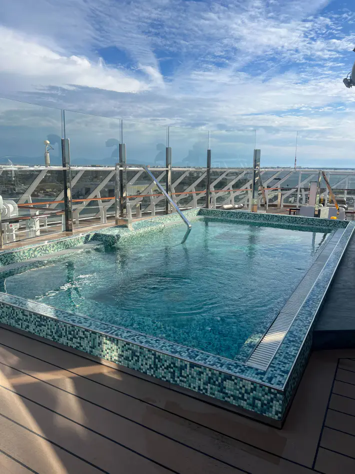 MSC_Cruise_Pool