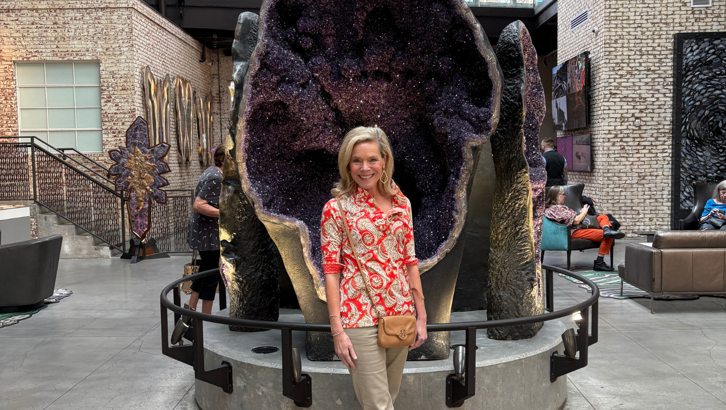 Plant Riverside District Savannah Jenny Lynn Geode Display