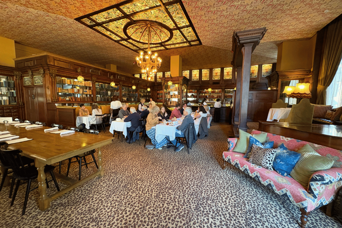 savannah restaurant. 